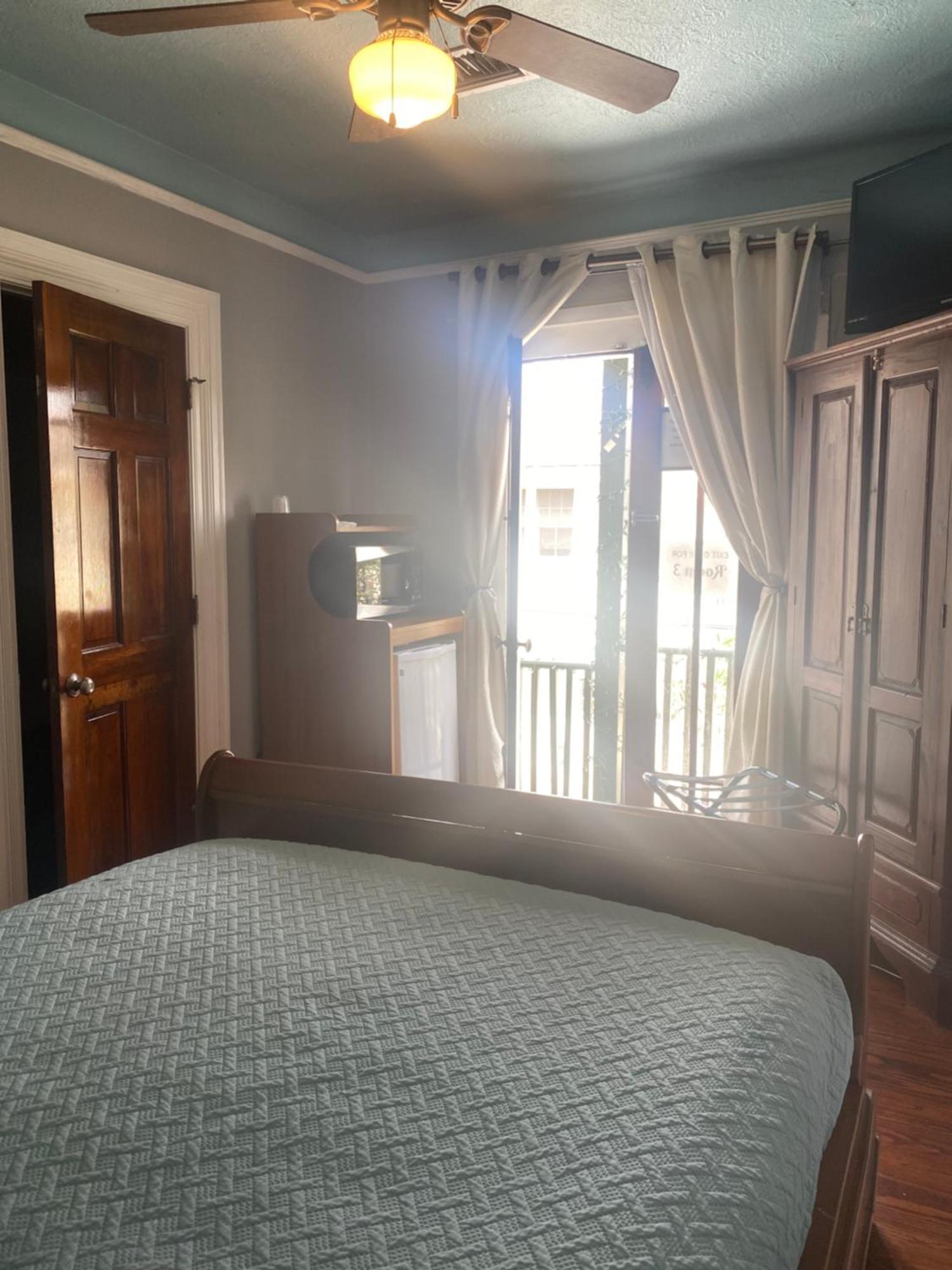 Balcony Guest House New Orleans Bilik gambar